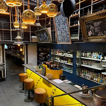 Tour De La Chaine, Vieux Port, Grand