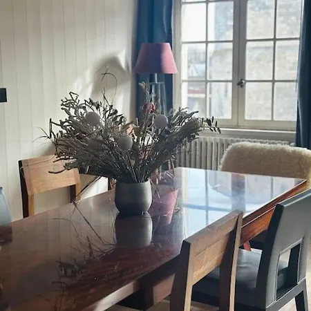 Tour De La Chaine, Vieux Port, Grand Apartmán